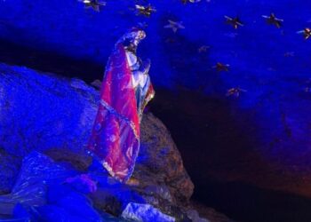 Imagem de Santa Sara Kali volta ao santuário no Arpoador após ter sido destruída por vandalismo