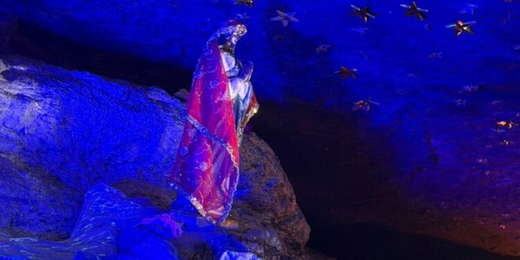 Imagem de Santa Sara Kali volta ao santuário no Arpoador após ter sido destruída por vandalismo