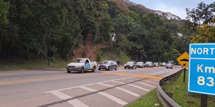 Após série de acidentes, BR-116 recebe quatro quebra-molas na Quinta Lebrão, em Teresópolis