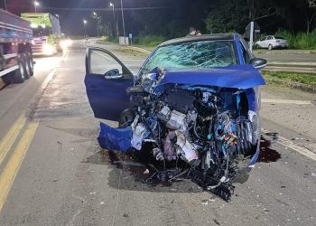 Acidente entre carro e carreta deixa três homens feridos na BR-393, entre Mendes e Vassouras